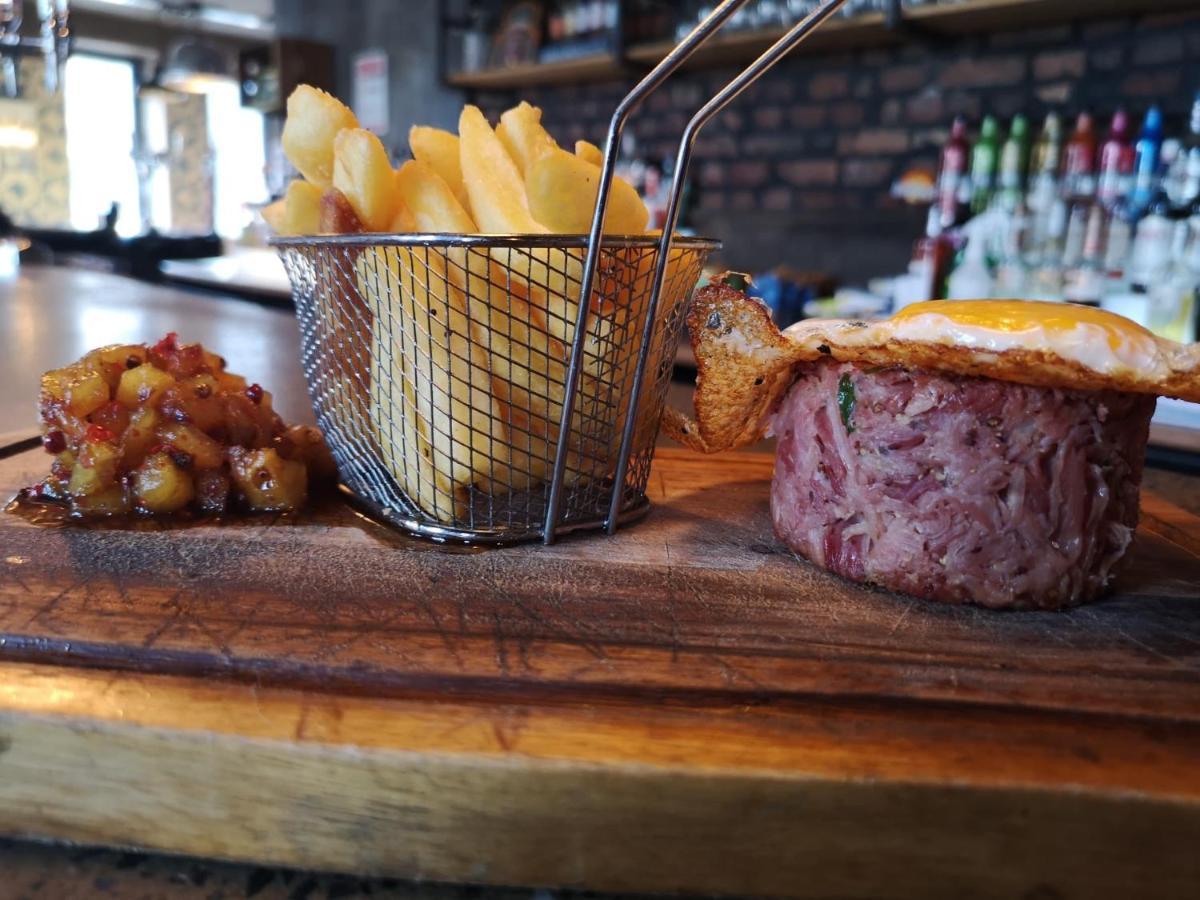 Cardiff Arms Bistro & Hotel Treorky Esterno foto